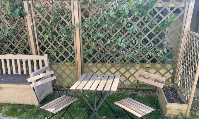 Chateaugiron House | The Unicorn