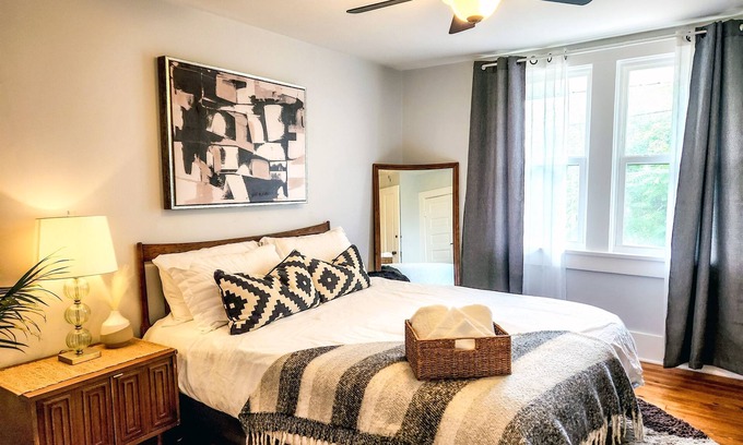 Knoxville House | *The Urban Island* South Knox Home w/Huge Yard