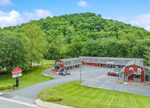 Maggie Valley Hotel | The Valley Inn