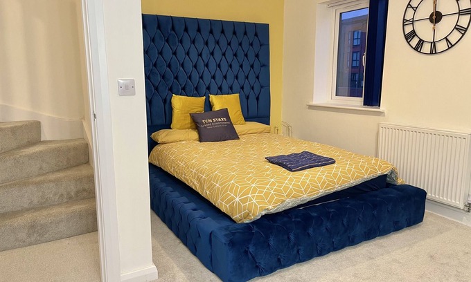 Liverpool House | The Valley - Luxurious New Build House W/Anfield Stadium View!