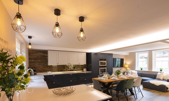 Henley House | The Victoria - A Luxury Henley Home