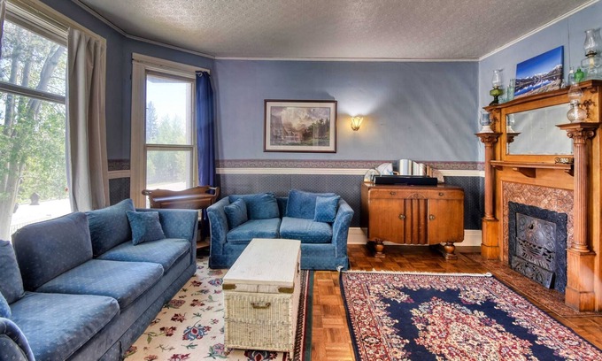 Leadville House | The Victorian Aspen Grove- 2bd w/ Sauna & Gym