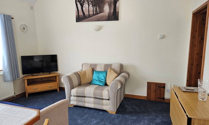 Graveney Cottage | 'the View @ Yaldings' 1 Bedroom Cottage With Stunning Views, Sleeps 4