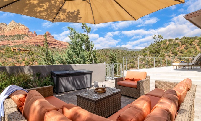 Uptown Sedona House | The Viewpoint by AvantStay | Luxe Home + Spa/Views