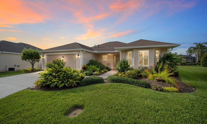 Winifred House | The Villages near Sumter Landing! Includes 4 seater golf cart.