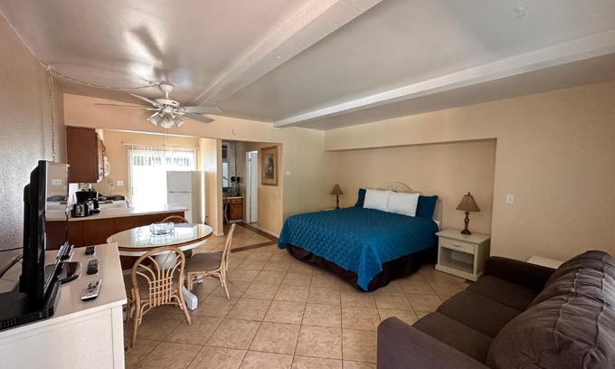 Tahquitz River Estates Apartment | The Villas of Palm Springs