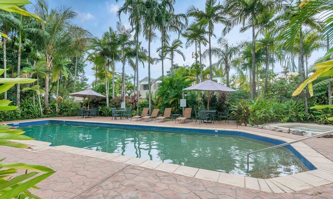 Palm Cove Villa | The Villas Palm Cove
