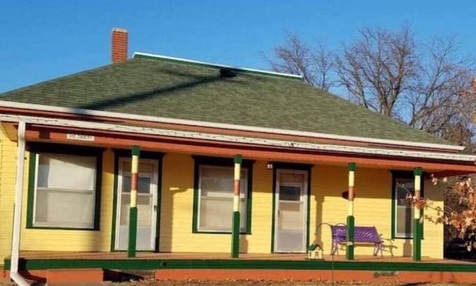 Beaver Crossing Cottage | The Vintage Cottage at Our Place