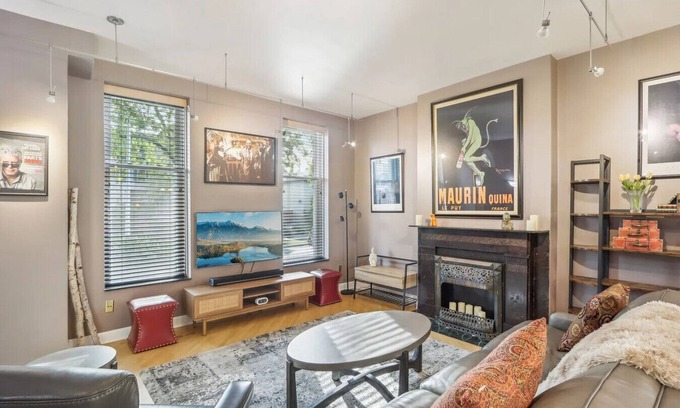 Lower East Side Condo | The Vintage Loft |1BD/2B