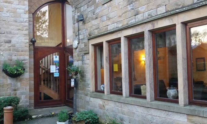 Birch Vale Bed & Breakfast | The Waltzing Weasel