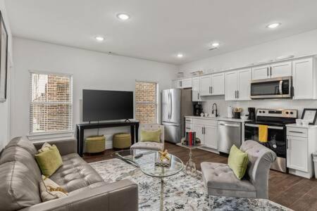 Bentonville House | The Warhol - Pet-Friendly Apartment