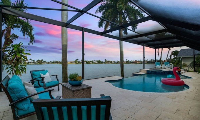 Pelican Villa | The Waterfront EsCape Villa -Lakefront, infinity pool