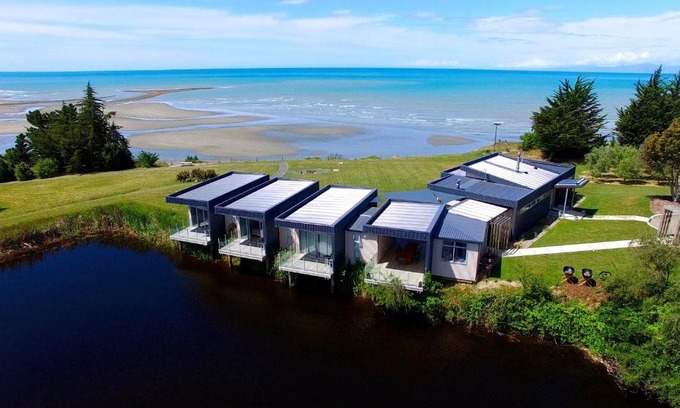 Tasman Cabin | The Waters