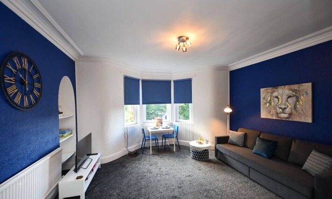 Troon Apartment | The Wee Lion -1 bed newly refurbished first floor flat in Troon