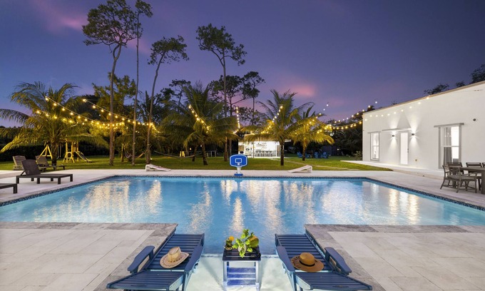 Princeton Villa | The White House Miami – Sunny Family Stay