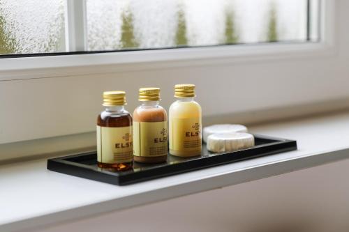 Diergaarde Bed & Breakfast | The White House