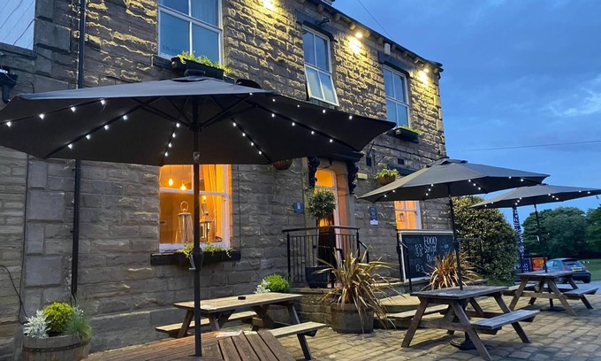 Yeadon House | The White Swan