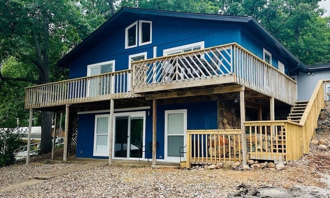 Sunrise Beach House | The whole family. On the water! 6 Bedroom