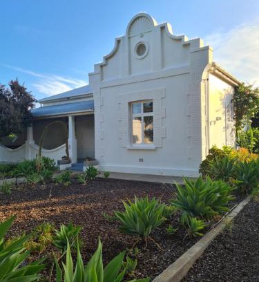 Robertson House | The Wildflower