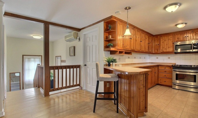 Mauricie Apartment | The Wolf's Cottage in St Alexis
