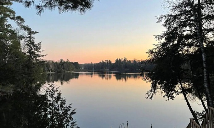 L'Amable Cottage | The Wolf’s Den - Modern Lakefront Cottage