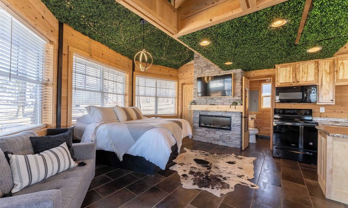 Bryant Apartment | The Yurt at Paradise Pointe with a hot tub, fire pit, & Grill