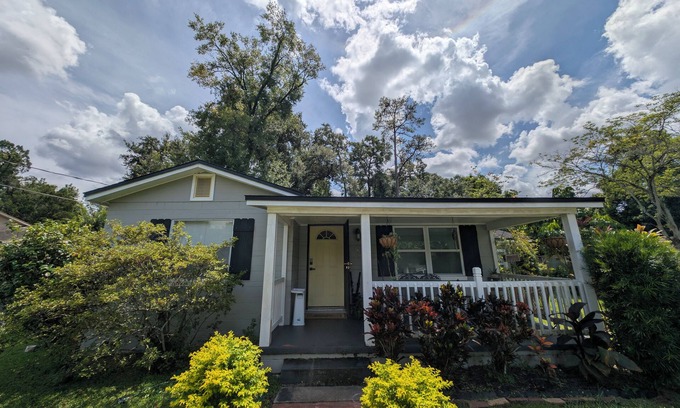Orlando House | The Zen Den, a charming 2-bedroom house in gorgeous Orlando with AC