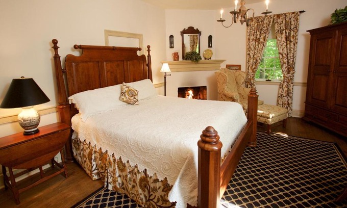 Winston - Salem Bed & Breakfast | The Zevely Inn