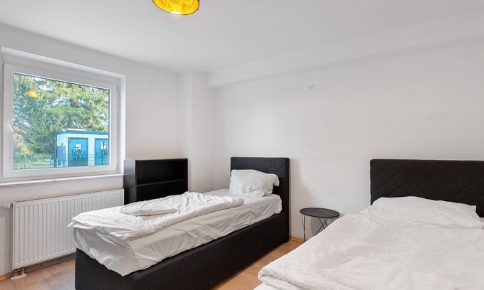 Seckenheim Apartment | Theox Apartment No 6 Royal Blue for 4 Guests