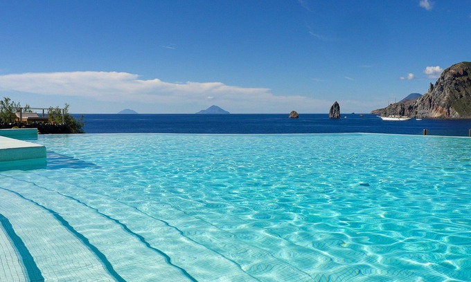 Vulcanello Hotel | Therasia Resort Sea & Spa - The Leading Hotels of the World