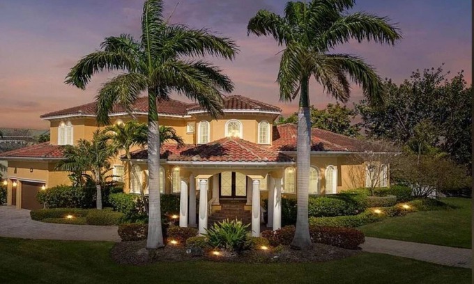 Tierra Verde House | This 3698 square feet Single Family home has 4 bedrooms and 4 bathrooms