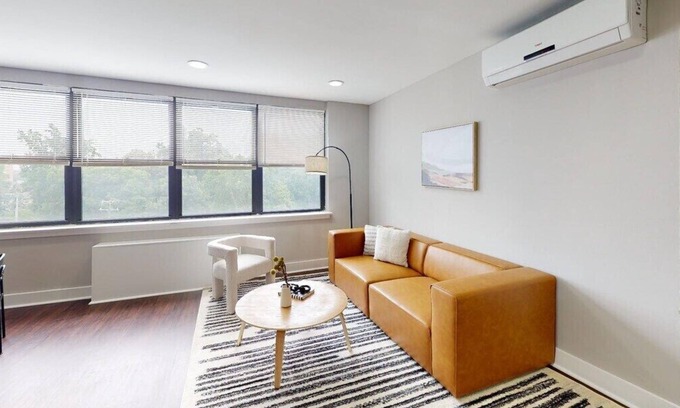 East Falls Apartment | This apartment is a 2 bedroom(s), 1 bathrooms, located in Philadelphia, PA.