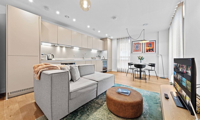 Somers Town Apartment | This Beautiful 1 Bedroom is Nestled in the Heartbeat of London!