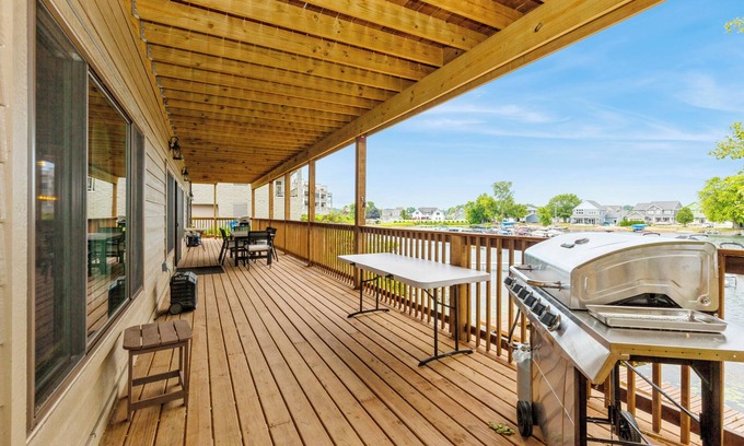 La Porte Apartment | This duplex is a 2 bedroom(s), 2 bathrooms, located in La Porte , IN.