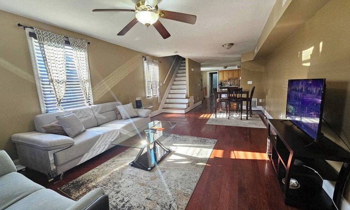 Towson Apartment | This duplex is a 3 bedroom(s), 2 bathrooms, located in Towson, MD.