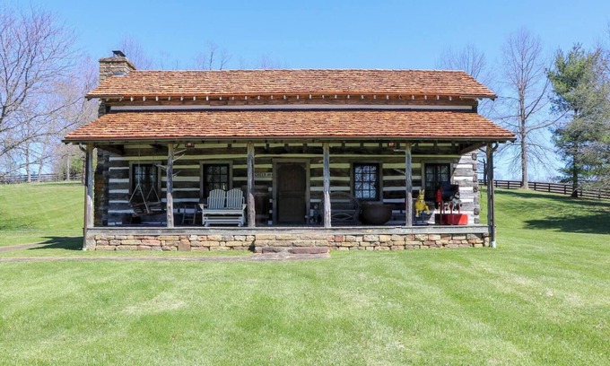 Pittsburg House | This house is a 2 bedroom(s), 1 bathrooms, located in East Bernstadt, KY.