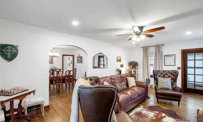 Wichita House | This house is a 3 bedroom(s), 2 bathrooms, located in Wichita, KS.