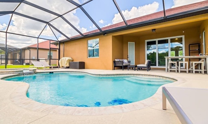 Port Charlotte House | This house is a 3 bedroom(s), 2 bathrooms, located in Port Charlotte, FL.