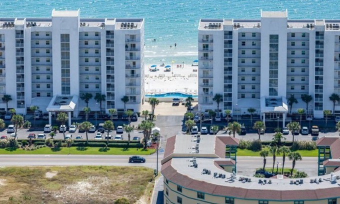 Foley Condo | This is one of our favorite locations! Great area close to attractions!