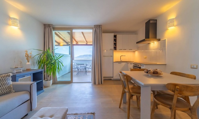Cugnana Verde Apartment | This is unique space and enjoy the panoramic view of the mountains and the gulf.