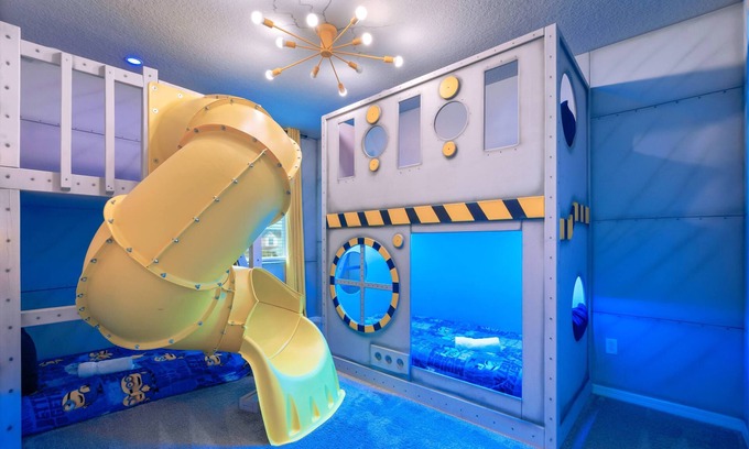 Four Corners House | This lakeview luxury home & Outdoor Haven