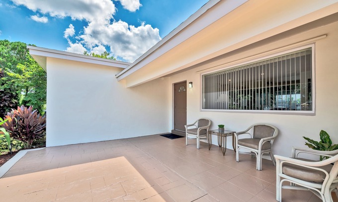 Miramar House | This luxurious 3 bedrooms 2 bathrooms, Jacuzzi pool