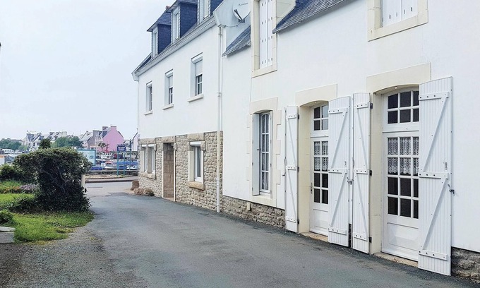 Treffiagat House | This pleasant vacation property 400 m from the beach and 11 km from Pont-l'Abbé is ideal for a famil