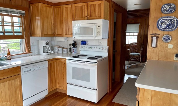 Ogunquit - Wells Cottage | This property is no longer available. However, Vrbo won't let me remove it.