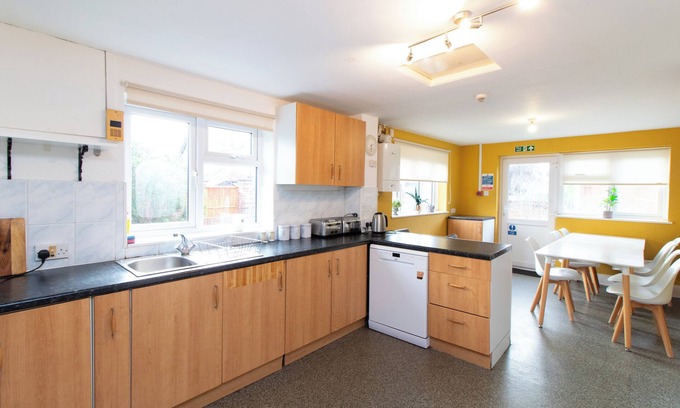Shirley House | Thornbury Guest House Room 8