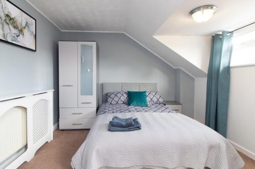 Shirley House | Thornbury Guest House Room 8