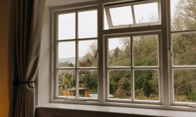 Castleton House | Three Bed Countryside Cottage in the National Park