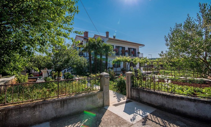 Poljica Apartment | Three bedroom apartment with terrace Bajčići, Krk (A-13639-a)