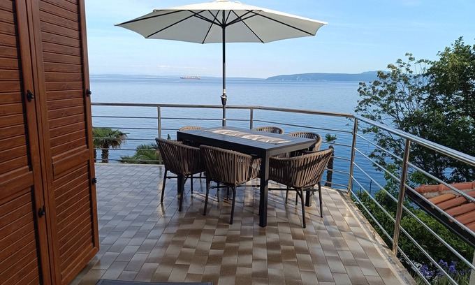 Medveja Apartment | Three bedroom apartment near beach Medveja, Opatija (A-7722-a)