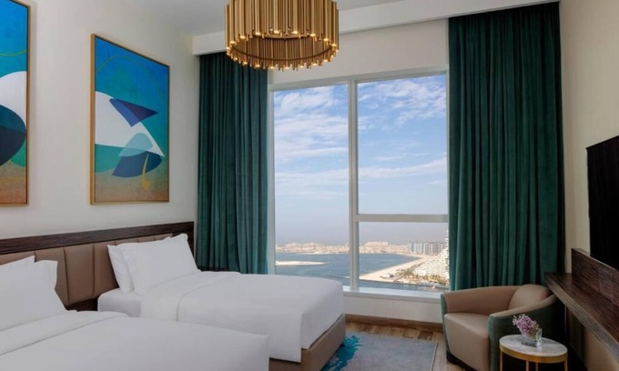 Dubai Media City House | Three Bedroom Apartment Near Mina Seyahi Beach